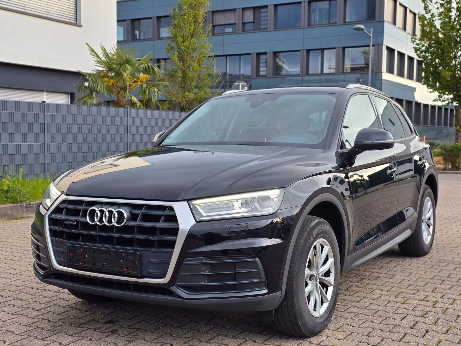 Audi Q5 35 TDI quattro S-Line AHK/VirtualCockpit/Navi