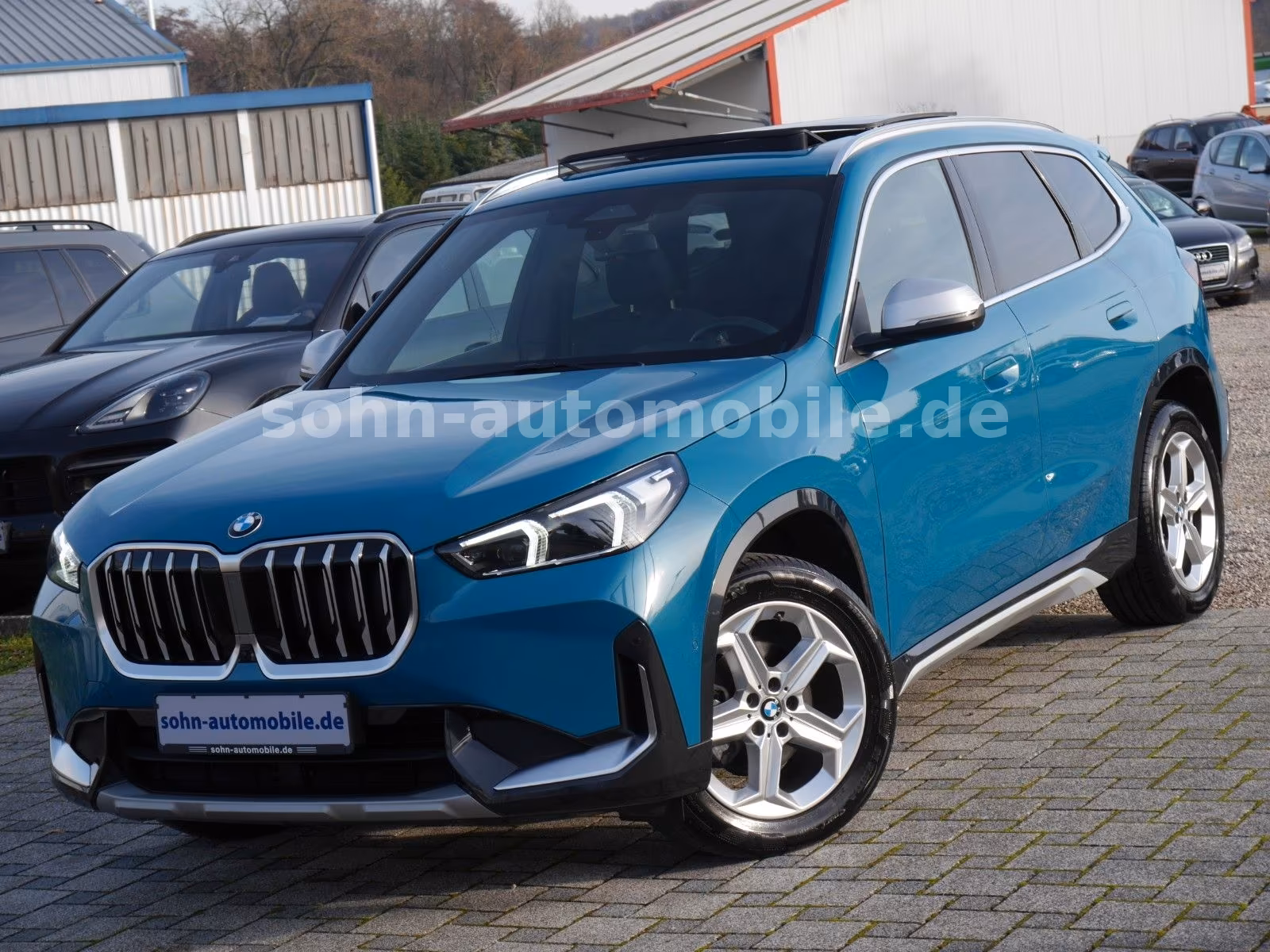 BMW X1 18 i sDri xLine Panorama/ACC/HUD/LED/AHK/360°
