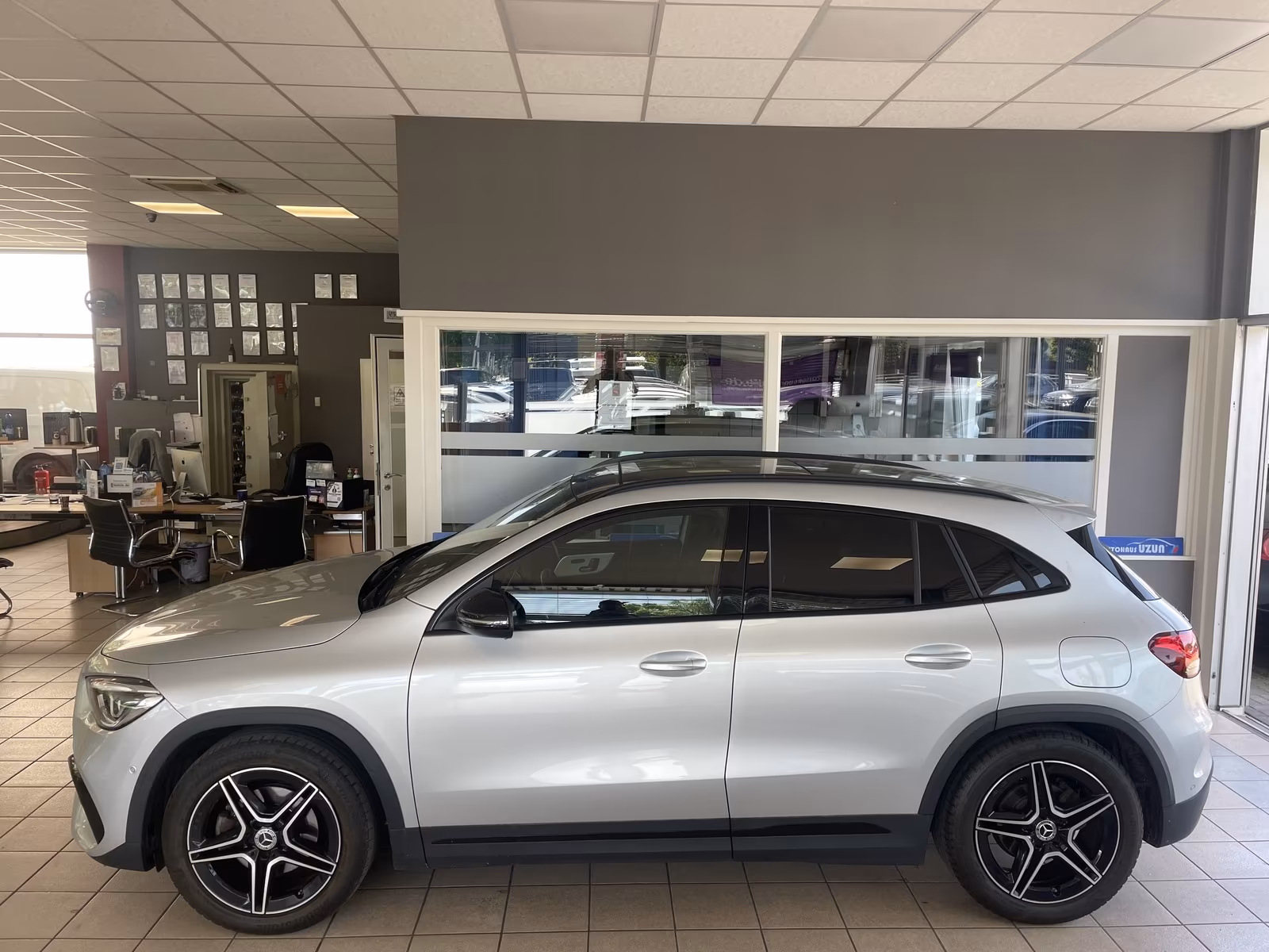 Mercedes-Benz GLA 200 AMG Line Edit Shadowline Widescreen Pano