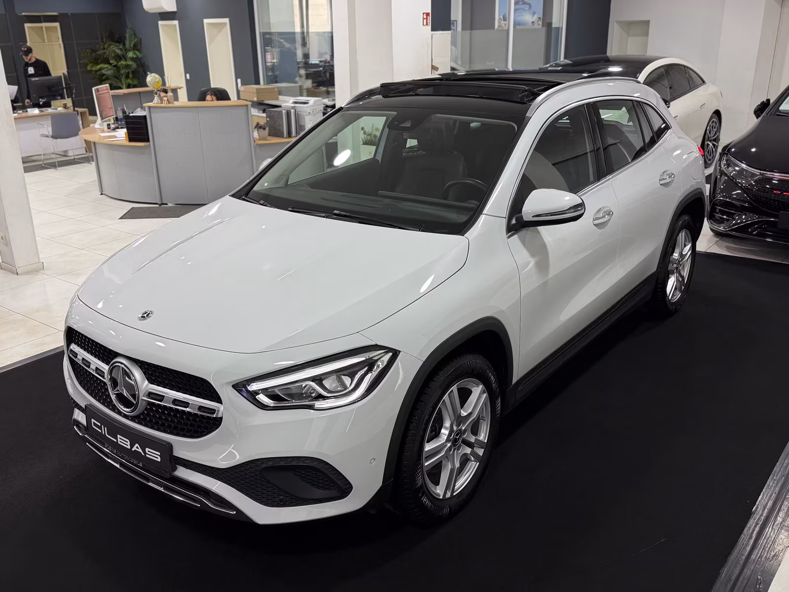 Mercedes-Benz GLA 250 e 8G PROGRESSIV*PANO*AMBIENTE*KAM*WIDES*
