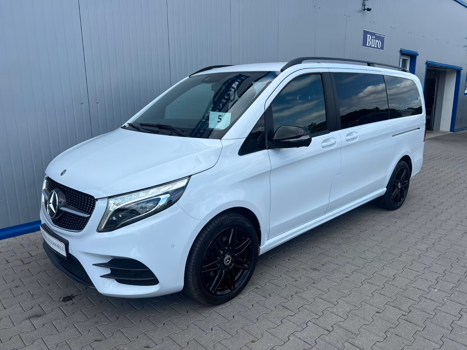 Mercedes-Benz V 300 V300 LANG 4M AMG-LINE PANO LED 360° WEBASTO AHK