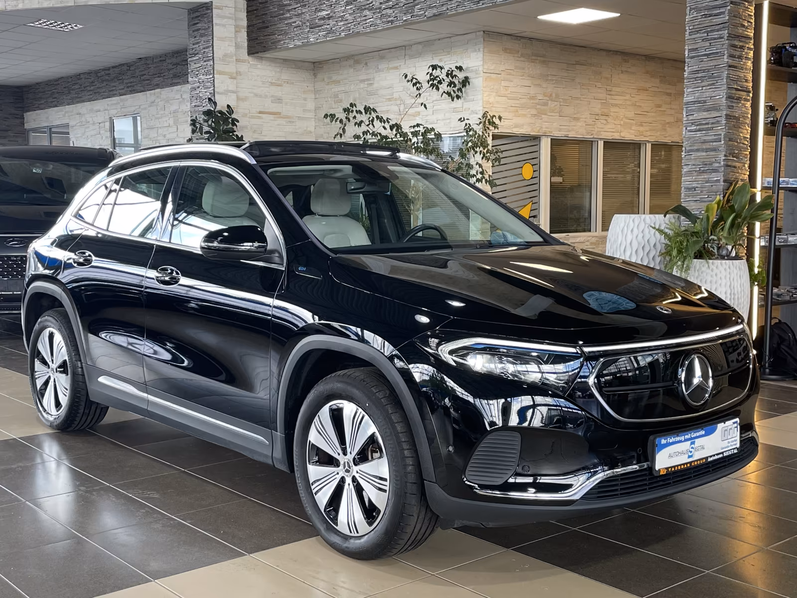 Mercedes-Benz EQA 250 Progressive Pano. SHZ PDC Navi LED R.Cam