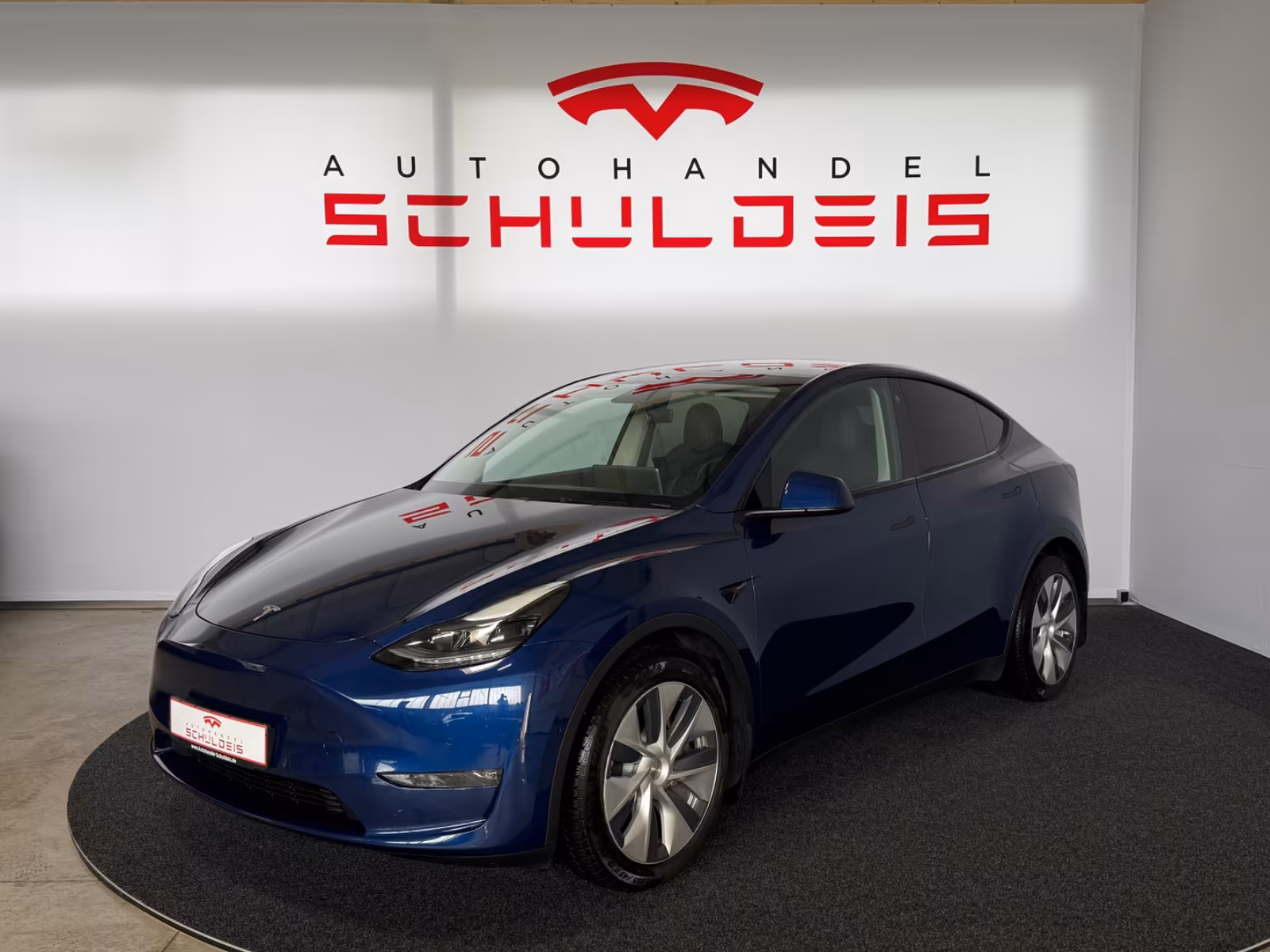 Tesla Model Y Long-Range  FSD