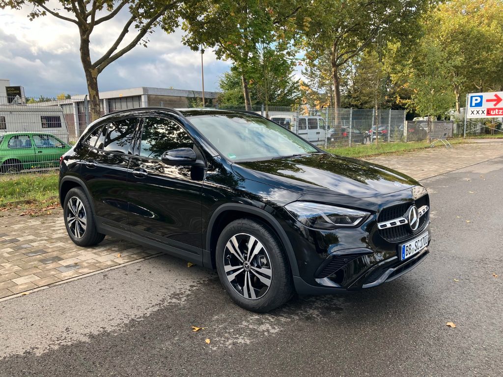 Mercedes-Benz GLA 220 4Matic Progressive Line Edit