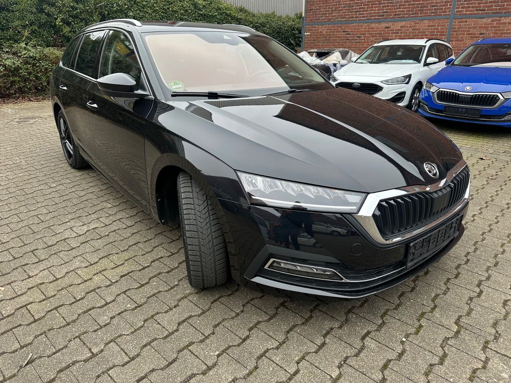 Skoda Octavia Combi Style LEDER SPORTSI MATRIX – 9007