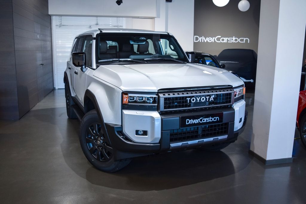 Toyota Land Cruiser 2.8 VX 4WD – 7 SEATS – MTM – MTS