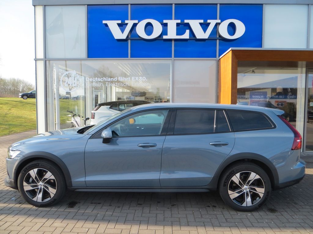 Volvo V60 Cross Country B4 D AWD Plus Auto