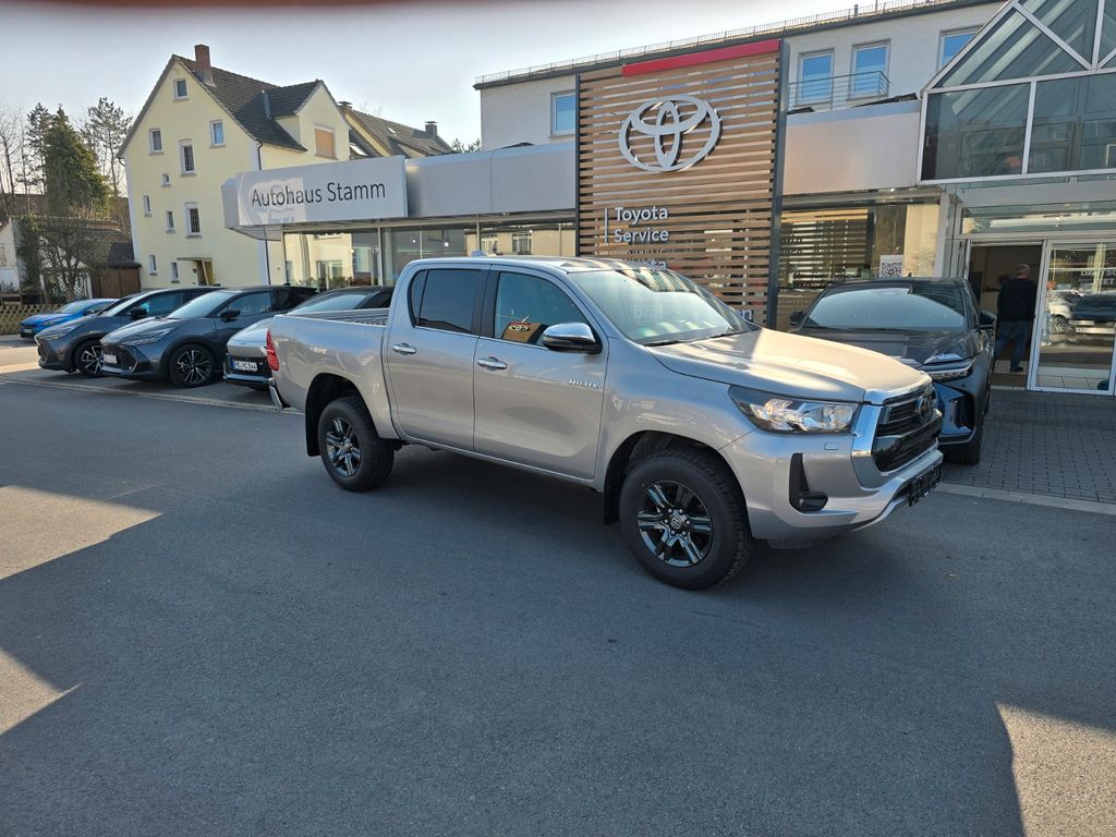Toyota Hilux 2.4l Double Cab Comfort 4×4 Navi PDC Sitzh