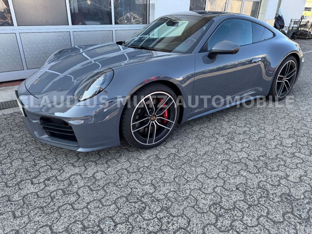 Porsche 992.2 S Coupé ° schiefer grau/rot ° SPORT DESIGN
