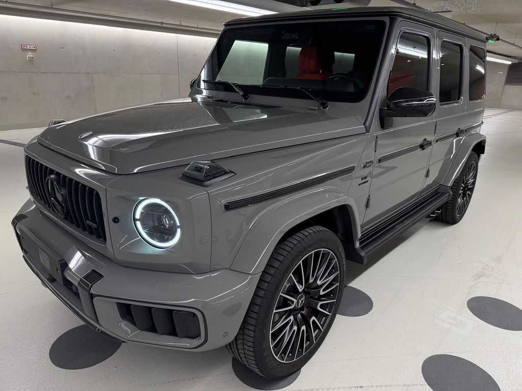 Mercedes-Benz G 63 AMG/CARBON/BURM./TV/PANO/KAMERA/AHK/FULL