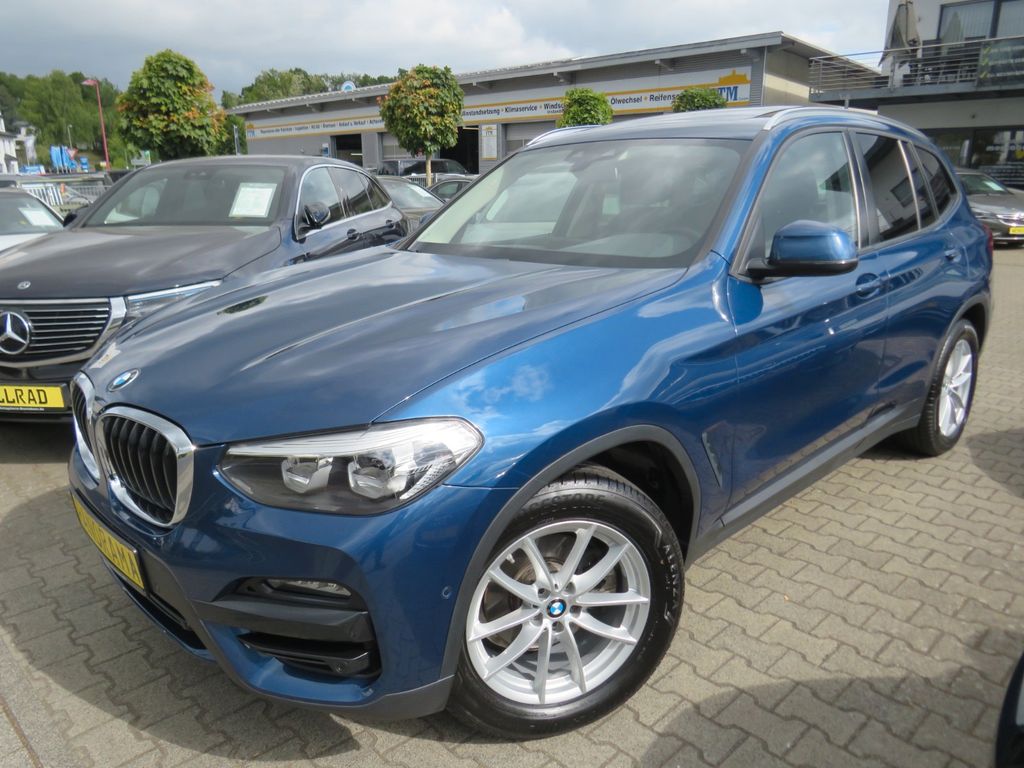 BMW X3 xDrive 20d Advantage *PANO *AHK *KAMERA