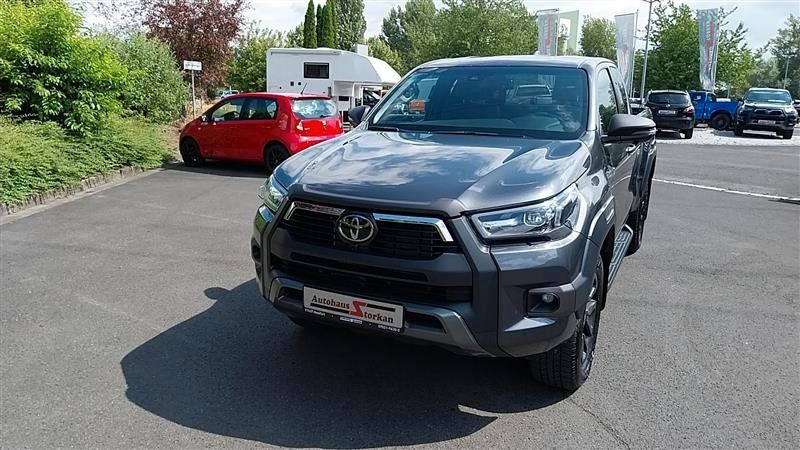 Toyota Hilux 2,8 Extra Cab Invincible, 360° Kamera, AHK