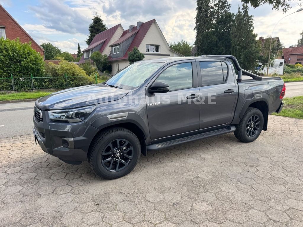 Toyota Hilux2.8 Invincible DoubleCab*Bügel+Rollo+JBL+AH