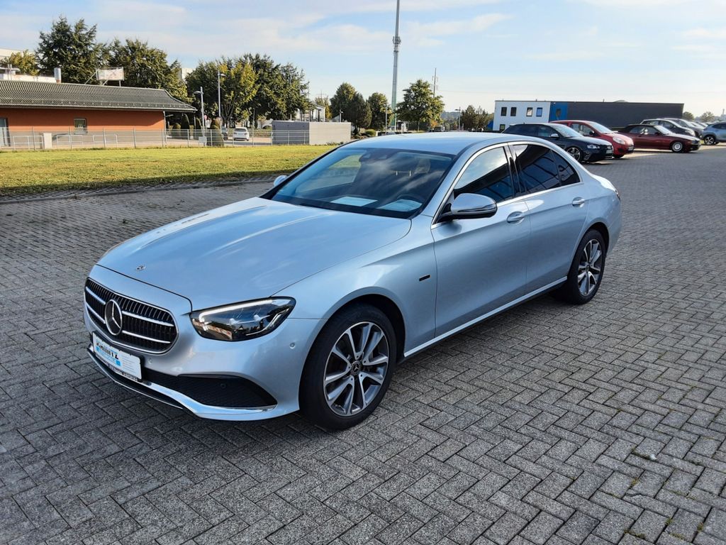 Mercedes-Benz E 300 de 4MATIC Autom. Navi Kamera LED AHK