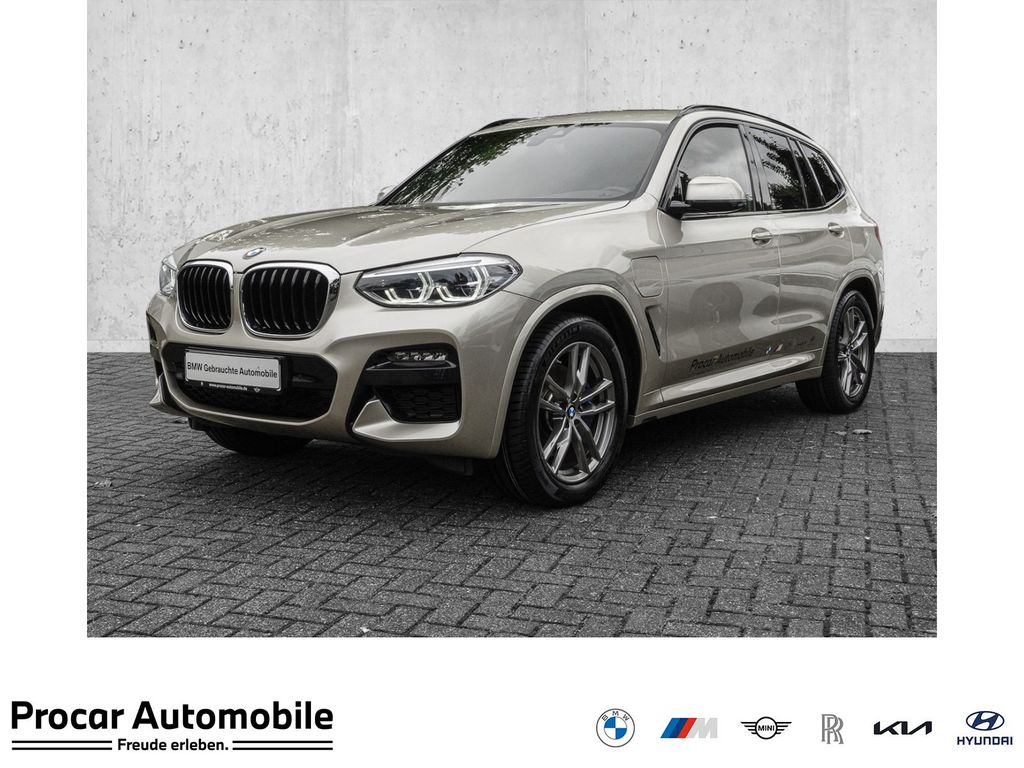 BMW X3 xDrive30e AHK+PANO+AMBIENTE