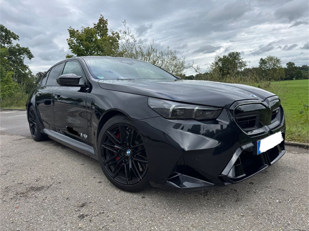 BMW M5°CARBON INT+EXT°AHK°M DRIVERS°DRIVING+PARK PRO