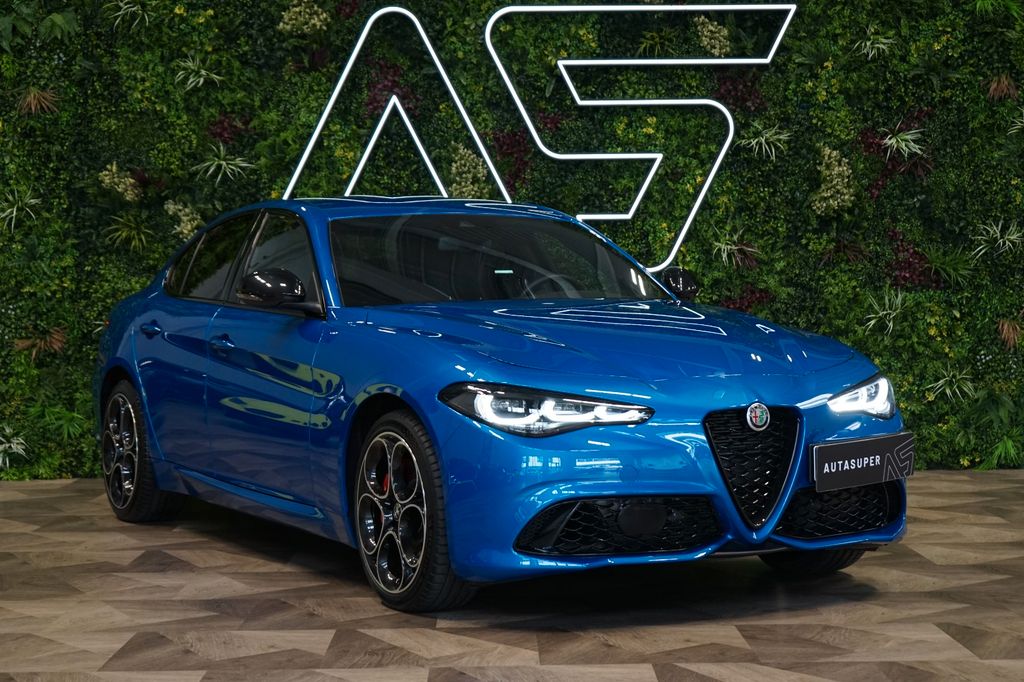 Alfa Romeo Giulia*Q4*COMPETIZIONE*H/K*CARPLAY*37.190€NETTO