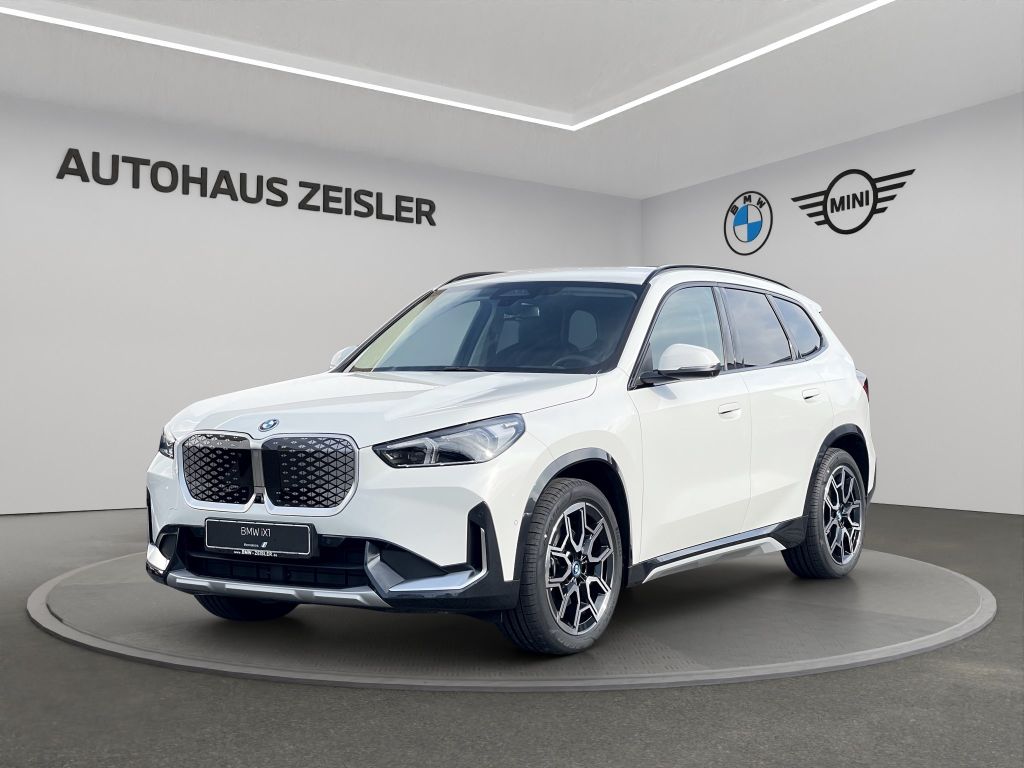 BMW iX1 xDrive30 xLine 19″LM AHK Driv. Ass. Plus