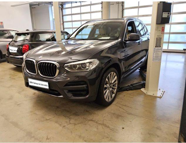 BMW X3 xDrive30e HUD/PANO/Leder/SPUR/AHK/HiFi