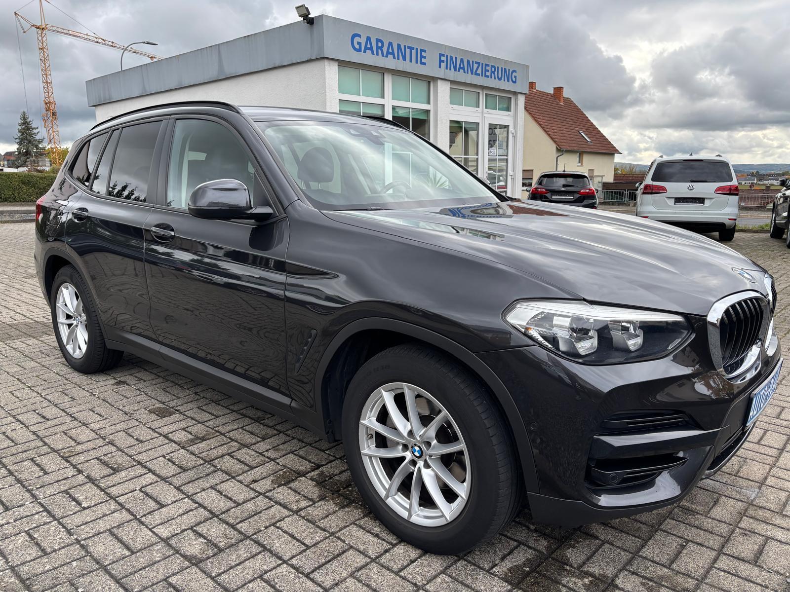 BMW X3 xDrive 20 i LED Navi-Prof Leder SH R-Kamera
