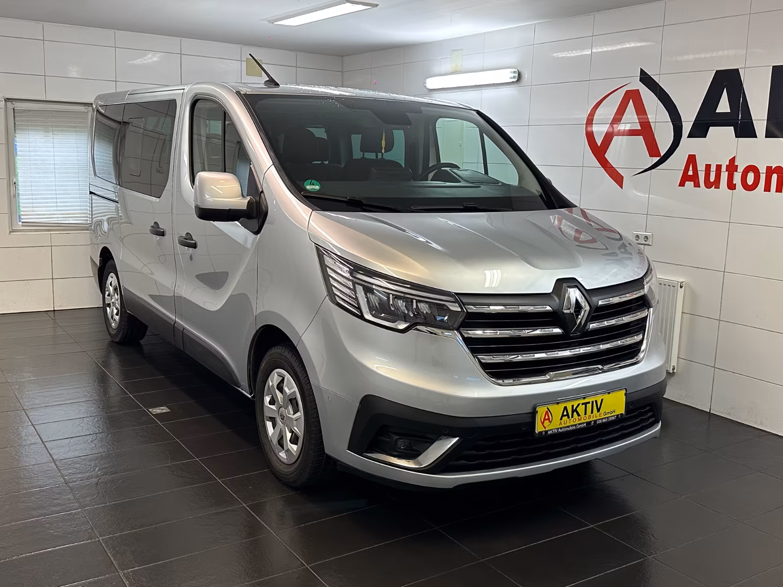 Renault Trafic Combi L1H1 3,0t Life*9-Sitzer*LED*Navi*