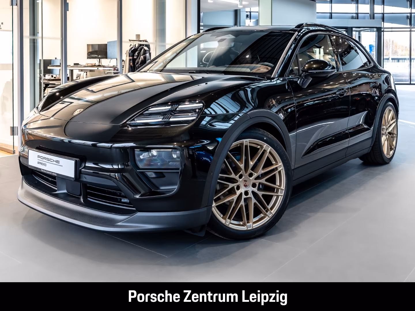 Porsche Macan 4 FnW Dunkelolive Clubleder HeadUp 22Zoll
