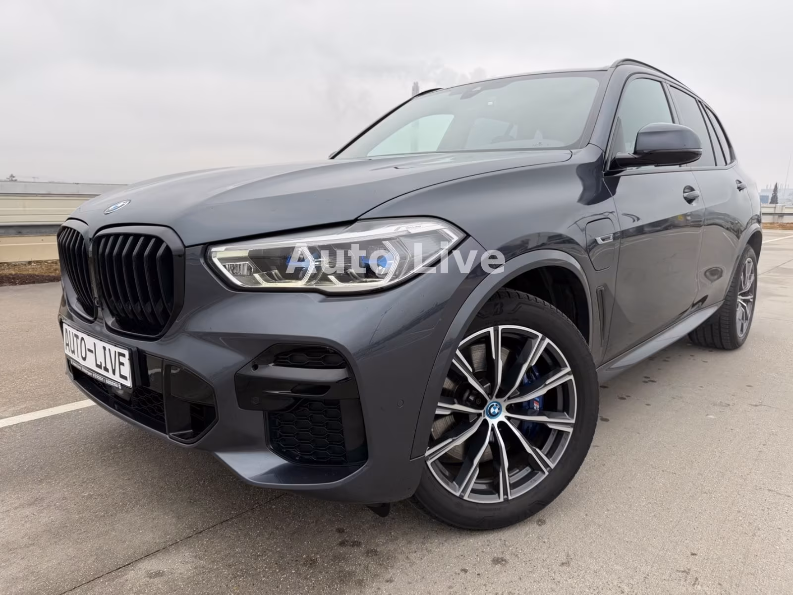 BMW X5 xDrive 45e*M PAKET*LUFT*NAV*LASER*HEAD-UP*