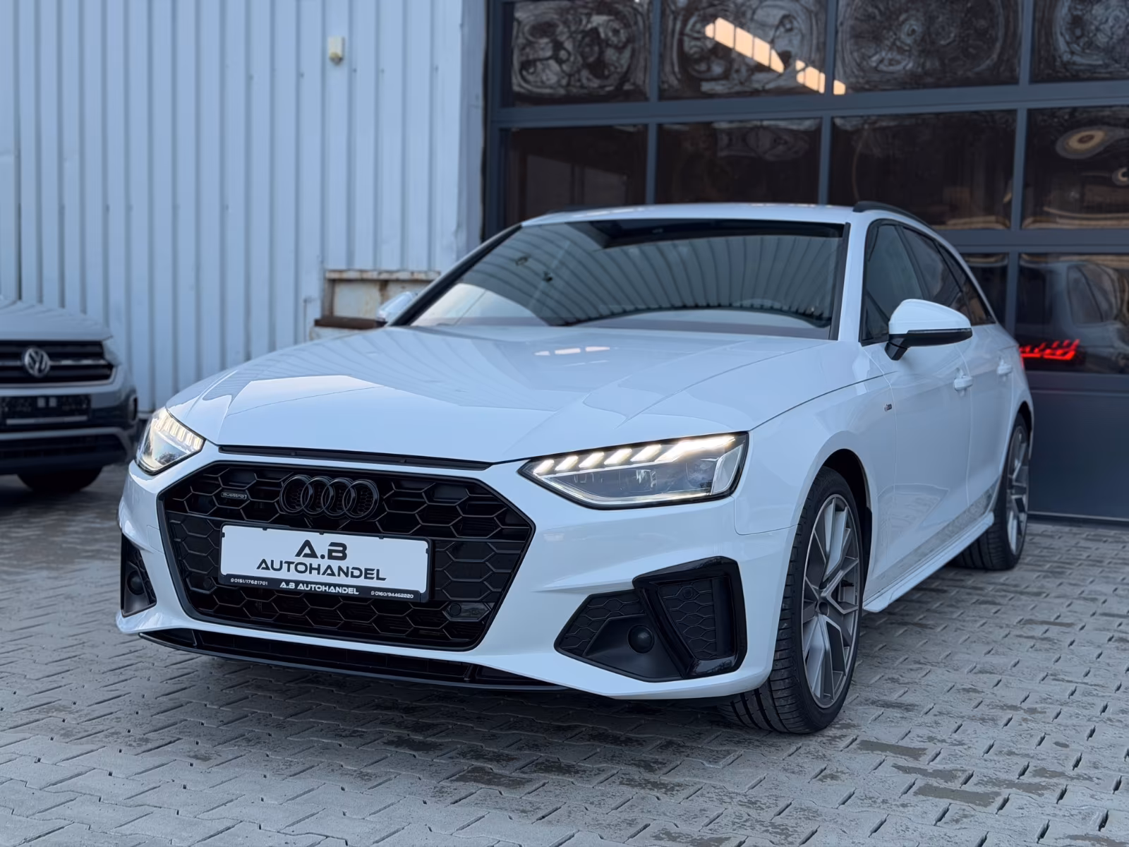 Audi A4 Avant 40 TDI quattro S line/B&O/RCAM/Matrix