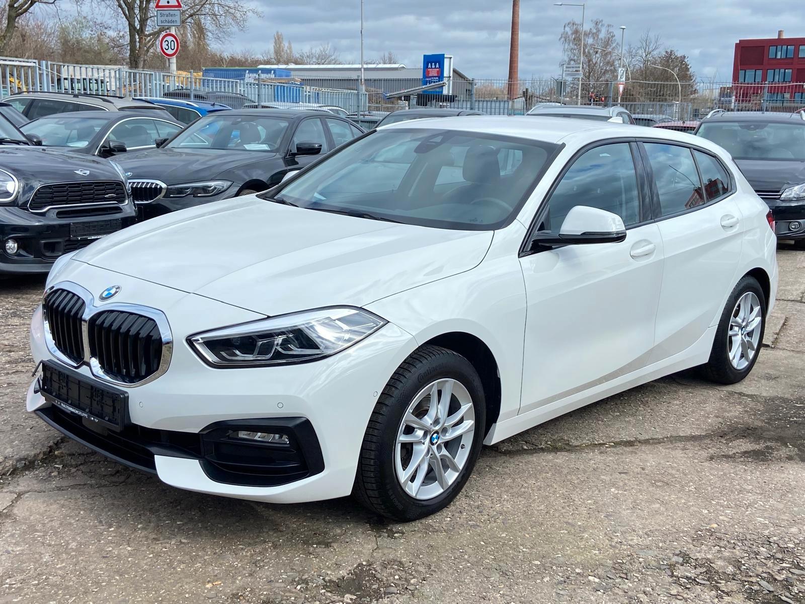 BMW 118 d Sport Line LED W-LAN NAVI LEDER SHZ PDC