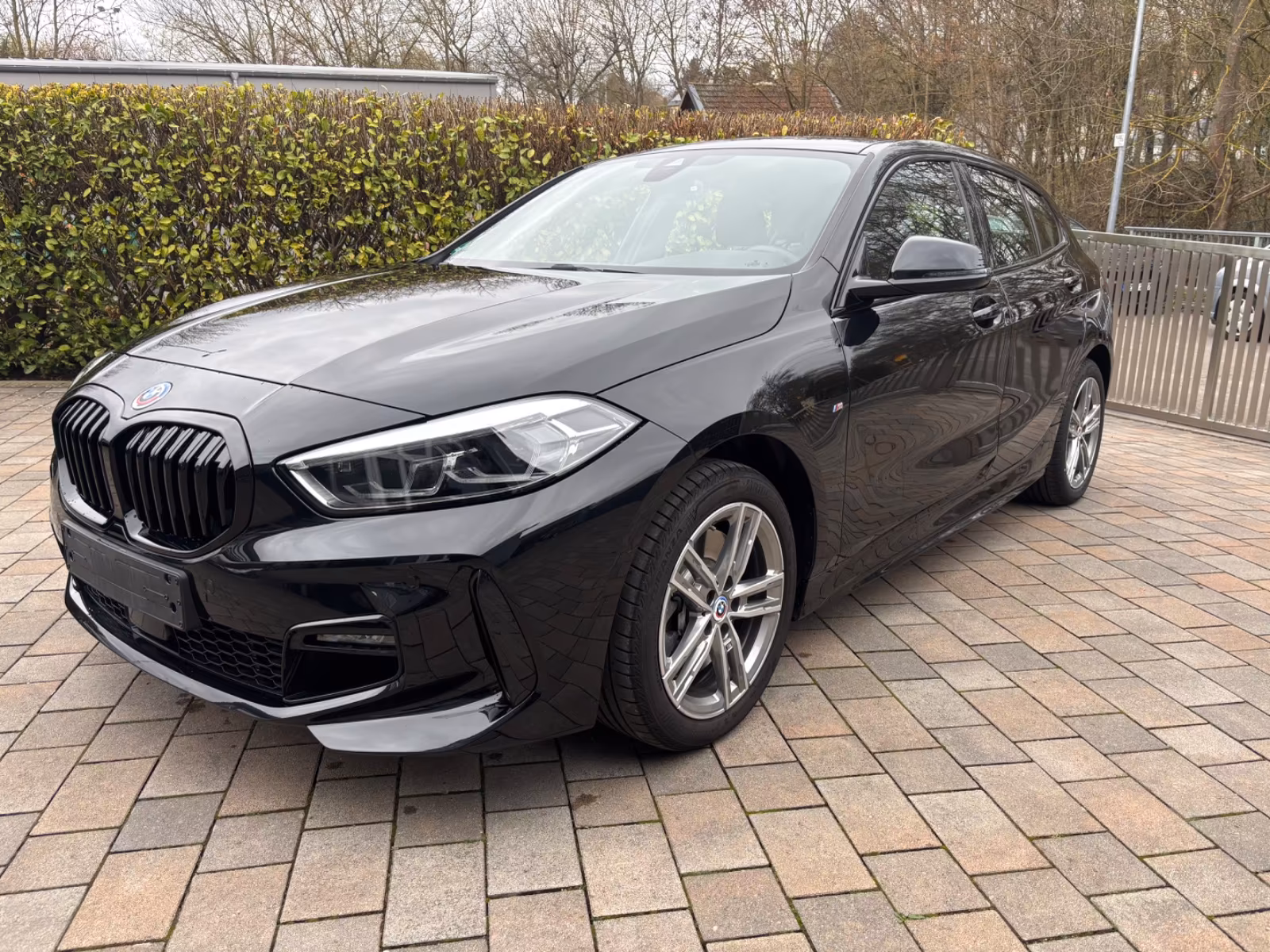 BMW 120 i M Paket Leder LivePR A.LED HiFi Komf. Apple