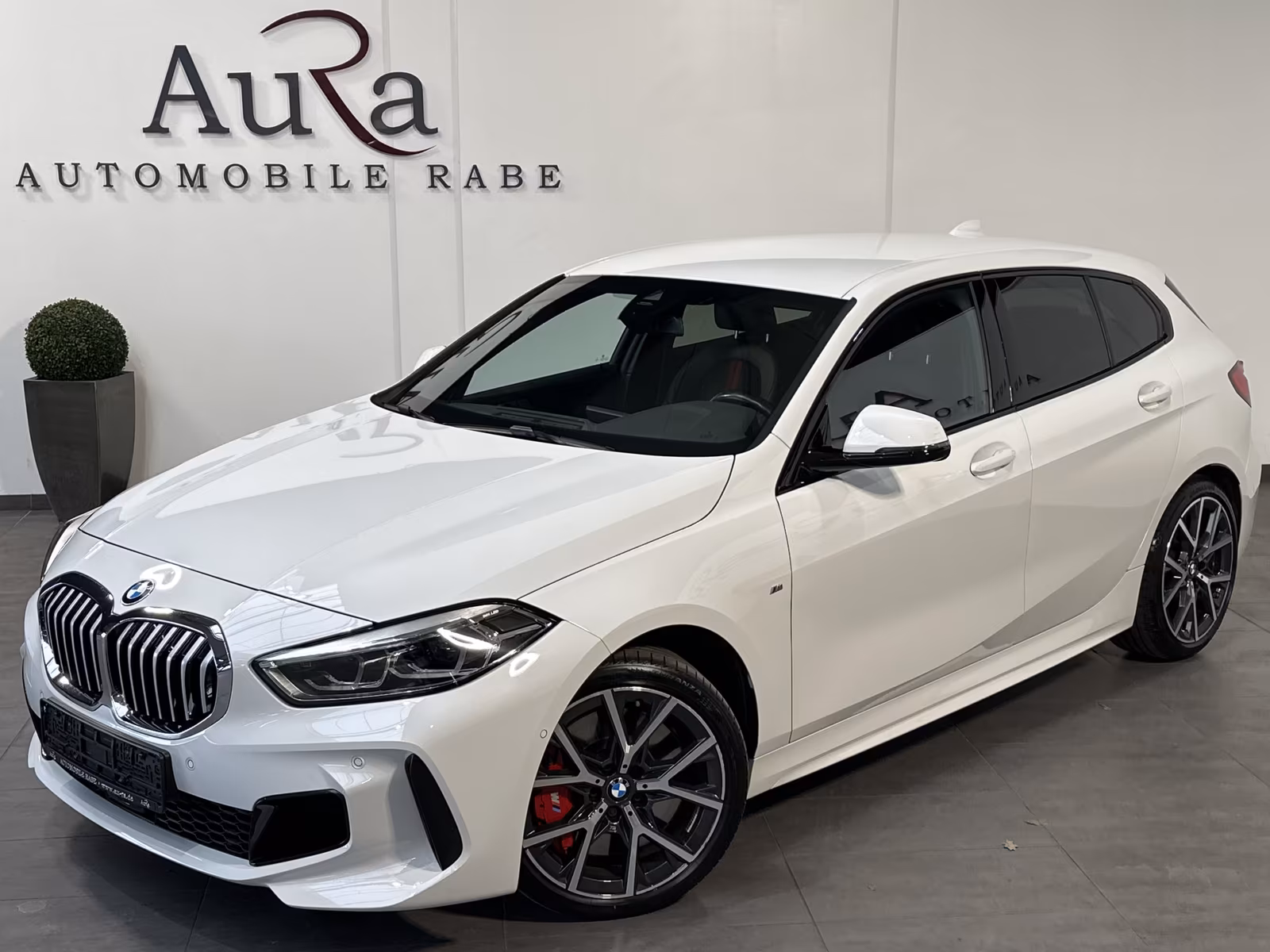 BMW 128 ti 5-Türer Sport-Aut. NAV+LED+ACC+KAMERA+18ZO