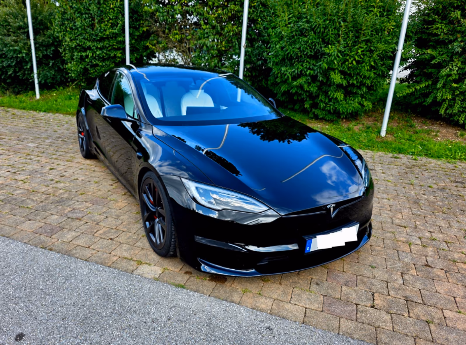 Tesla Model S Plaid Keramikbremse 322km/h
