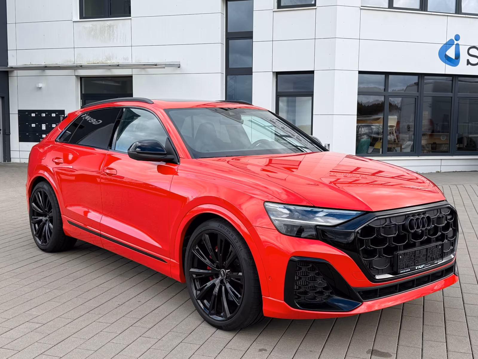 Audi SQ8 TFSI +STANHEIZUNG+AHK+PANO+B&O+HUD