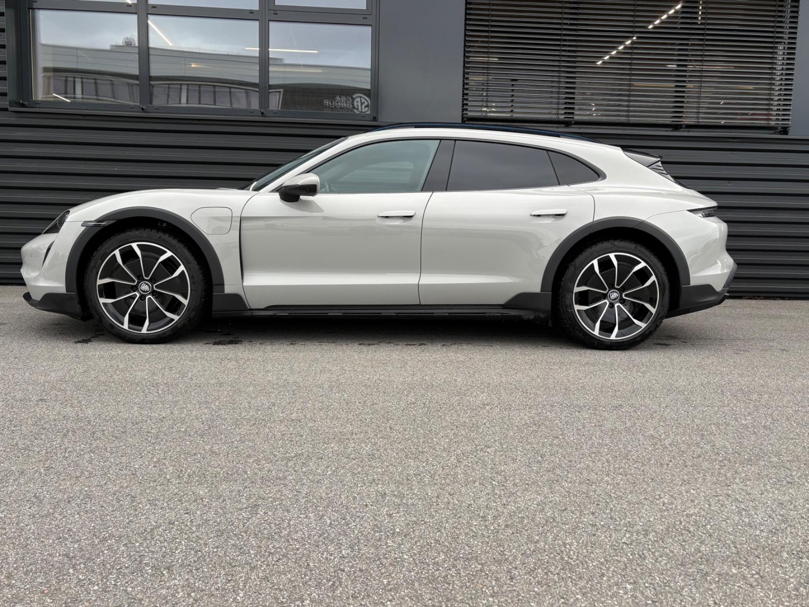 Porsche Taycan Cross Turismo 4-PANO-INNO-HEAD UP-1.HAND