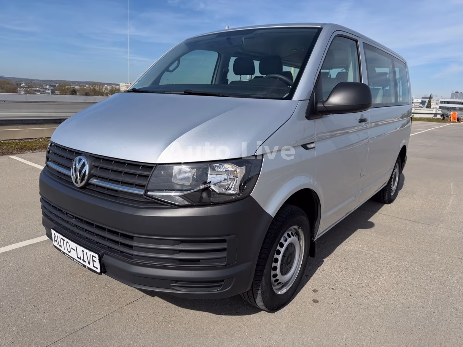 Volkswagen T6 Transporter T6 2,0 TDI*Transporter*9-SITZ*KLIMA*NAVI*AHK*PDC