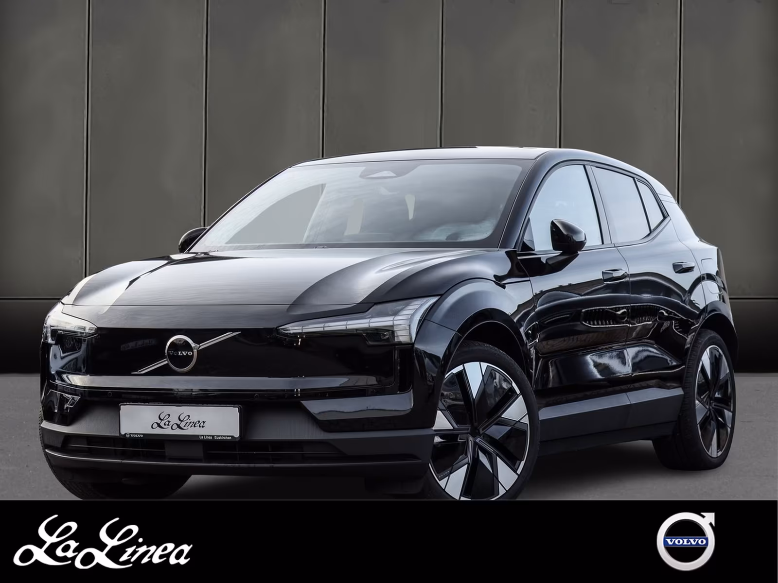 Volvo EX30 Twin Motor Plus AWD Performance Pure Electr