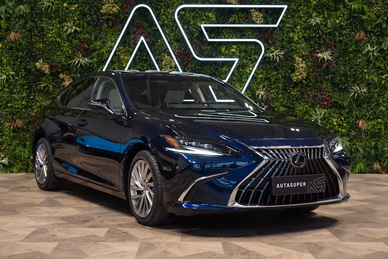 Lexus ES 300 h*LUXURY*M&L*HUD*PANO*360*39.876 € NETTO