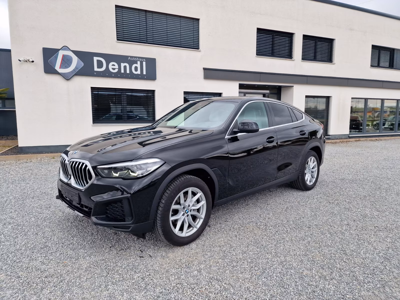 BMW X6 xDrive30d,Panorama,AHK,B&W,Standheizung,Rollo