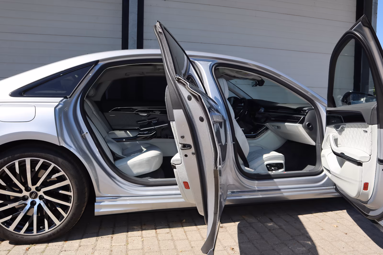 Audi A8 L 60 TFSIe lang EXCLUSIVE+S-LINE/UPE 183.530,-
